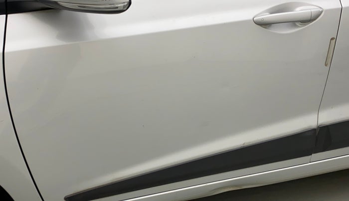 2015 Hyundai Xcent S 1.2, Petrol, Manual, 56,814 km, Front passenger door - Minor scratches