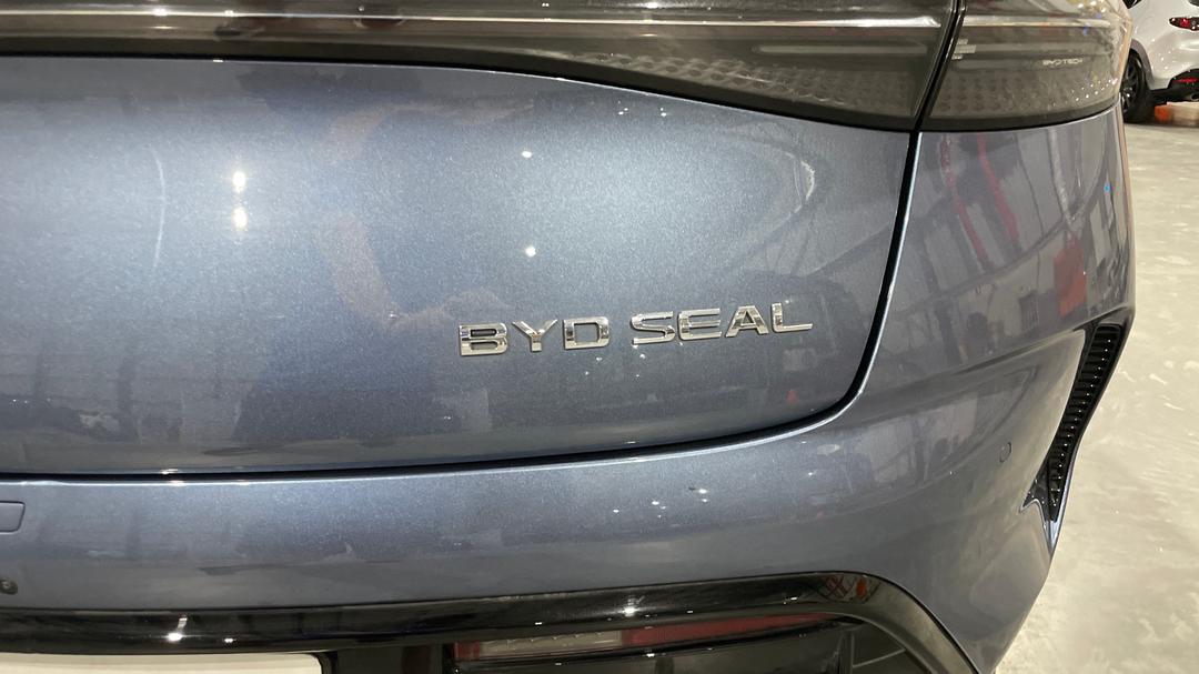 2024 Byd Seal Premium, Automatic, 44320 km, Badge (Boot Right Side)