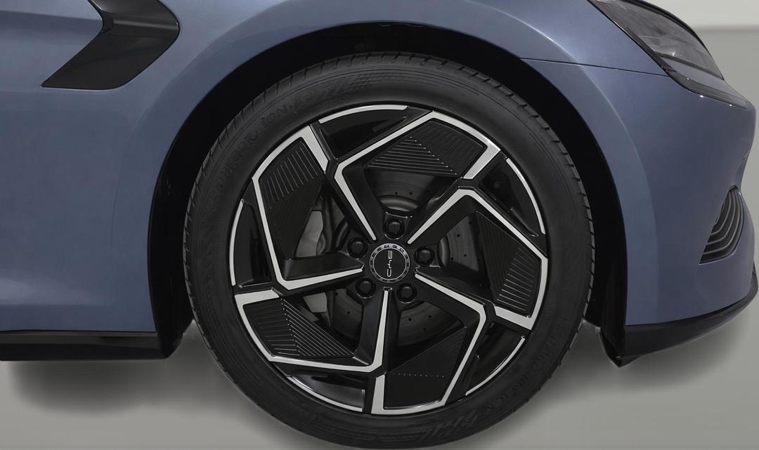 2024 Byd Seal Premium, Automatic, 44320 km, Right Front Wheel