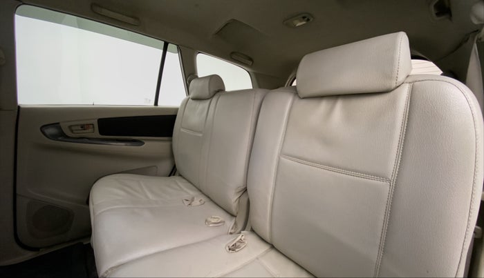 2012 Toyota Innova 2.5 GX 8 STR BS IV, Diesel, Manual, 1,13,870 km, Right Side Rear Door Cabin
