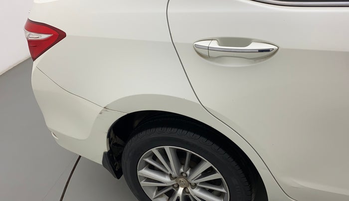 2016 Toyota Corolla Altis VL CVT PETROL, Petrol, Automatic, 1,18,478 km, Right quarter panel - Slightly dented