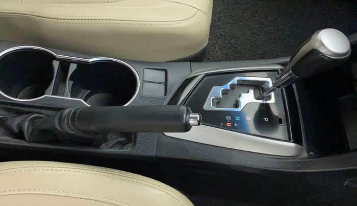 2016 Toyota Corolla Altis VL CVT PETROL, Petrol, Automatic, 1,18,478 km, Gear Lever
