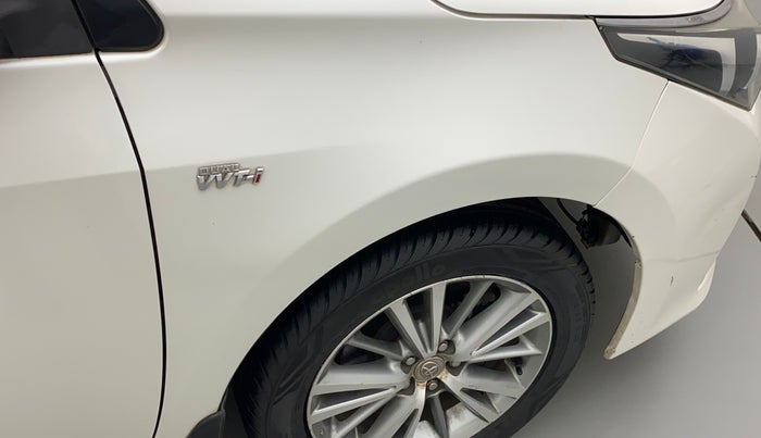 2016 Toyota Corolla Altis VL CVT PETROL, Petrol, Automatic, 1,18,478 km, Right fender - Slightly dented