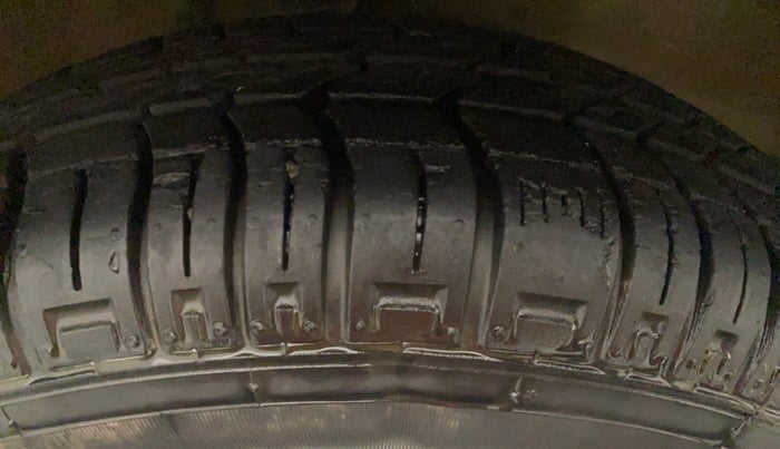 2015 Maruti Alto 800 LXI, Petrol, Manual, 7,166 km, Right Front Tyre Tread