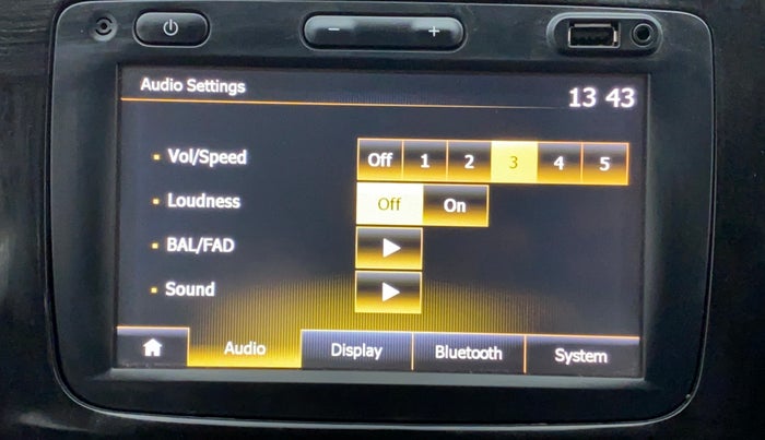 2017 Renault Kwid 1.0 RXT, Petrol, Manual, 43,773 km, Touchscreen Infotainment System