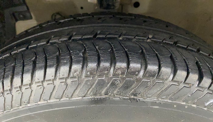 2015 Maruti Swift Dzire VXI, Petrol, Manual, 25,157 km, Left Front Tyre Tread