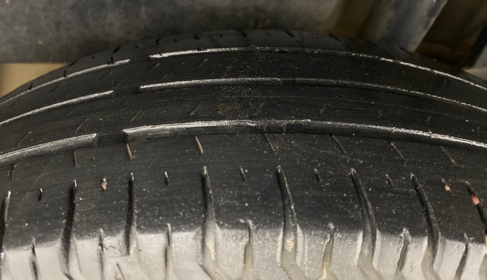 2018 Maruti Dzire VXI, Petrol, Manual, 39,398 km, Left Rear Tyre Tread