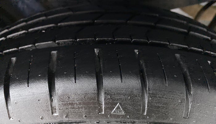 2015 Hyundai Elite i20 ASTA 1.2, Petrol, Manual, 43,324 km, Right Rear Tyre Tread