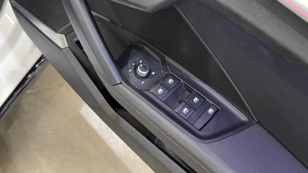 2022 Audi S3 2.0 Tfsi Quattro, Automatic, 38128 km, Drivers Side Door Panel Controls