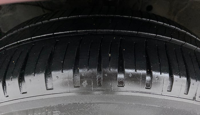 2017 Honda City V MT PETROL, Petrol, Manual, 81,879 km, Right Front Tyre Tread