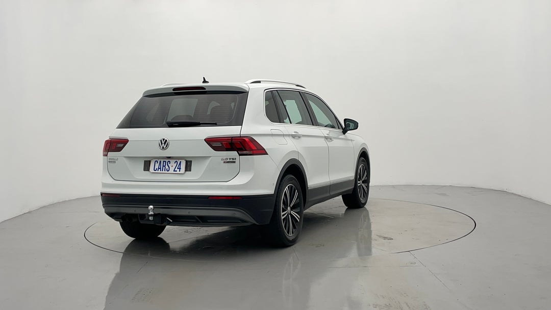 Right Back Diagonal (45- Degree) View