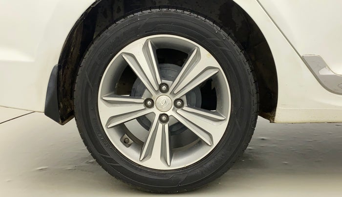 2019 Hyundai Verna 1.6 CRDI SX + AT, Diesel, Automatic, 47,085 km, Right Rear Wheel