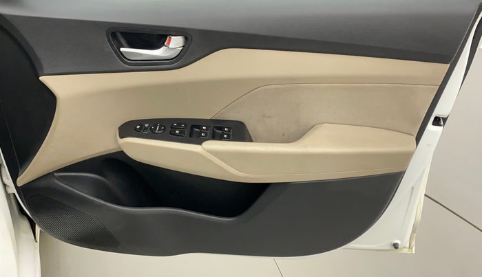 2019 Hyundai Verna 1.6 CRDI SX + AT, Diesel, Automatic, 47,085 km, Driver Side Door Panels Control