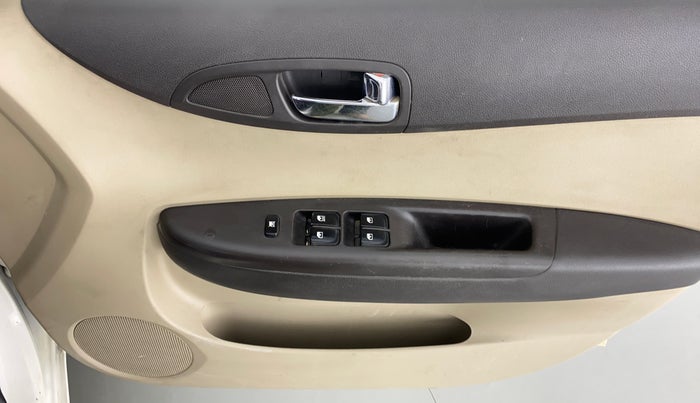 2012 Hyundai i20 MAGNA 1.2 VTVT, Petrol, Manual, 76,294 km, Driver Side Door Panels Control