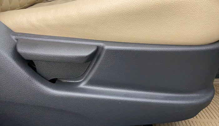 2015 Hyundai Eon ERA PLUS, Petrol, Manual, 20,745 km, Driver Side Adjustment Panel