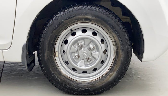 2015 Hyundai Eon ERA PLUS, Petrol, Manual, 20,745 km, Right Front Tyre