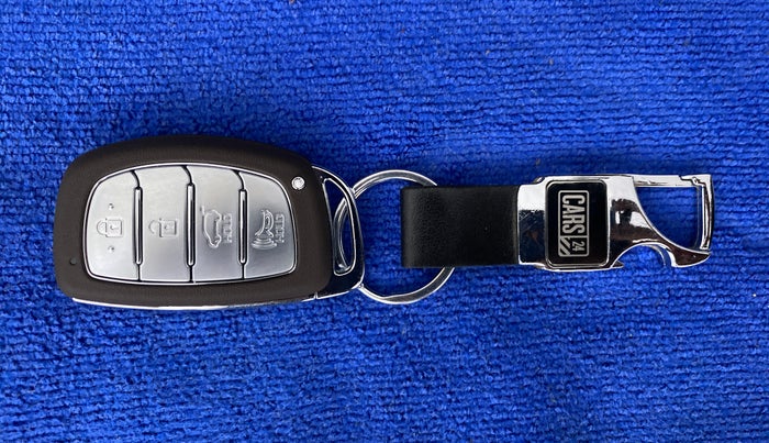 2020 Hyundai VENUE SX (O) 1.5 CRDI, Diesel, Manual, 53,023 km, Key Close Up