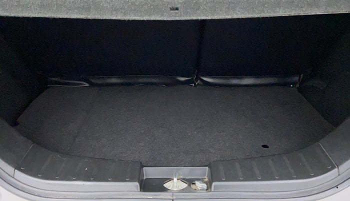 2014 Maruti Wagon R 1.0 VXI, Petrol, Manual, 50,917 km, Boot Inside
