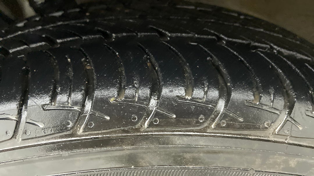 Left Front Tyre Tread
