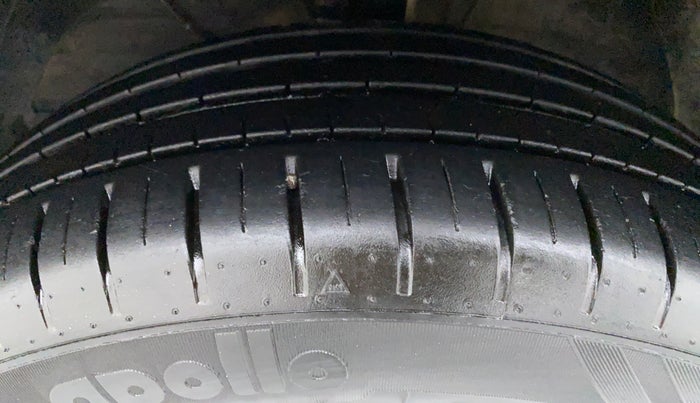 2020 Toyota Glanza G MT PETROL, Petrol, Manual, 11,076 km, Left Front Tyre Tread