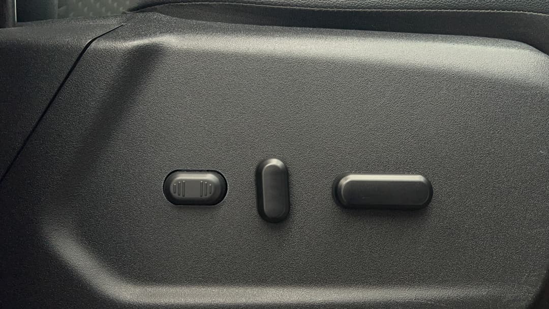 2022 Ford Transit Custom 320s Sport (swb), Automatic, 39771 km, Drivers Side Adjustment Panel