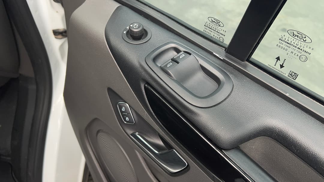 2022 Ford Transit Custom 320s Sport (swb), Automatic, 39771 km, Drivers Side Door Panel Controls
