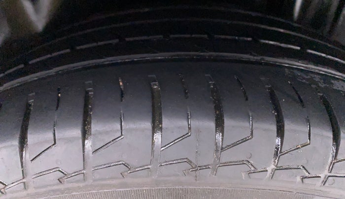 2017 Maruti S Cross ZETA 1.3, Diesel, Manual, 81,104 km, Left Rear Tyre Tread