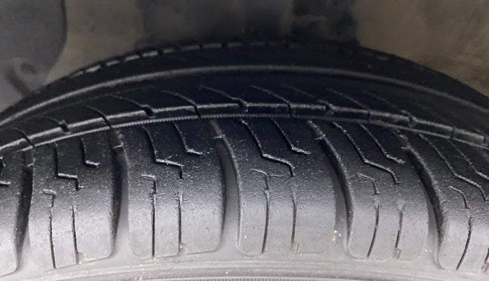 2018 Hyundai Xcent SX 1.2 CRDI, Diesel, Manual, 88,813 km, Left Front Tyre Tread