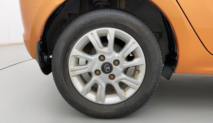 2017 Tata Tiago XZ PETROL, Petrol, Manual, 61,590 km, Right Rear Wheel