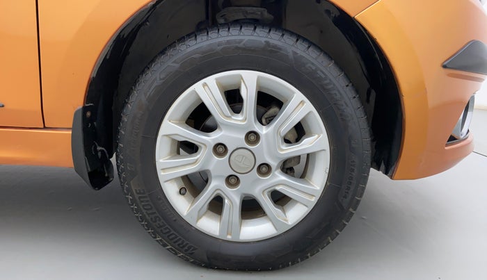 2017 Tata Tiago XZ PETROL, Petrol, Manual, 61,590 km, Right Front Wheel