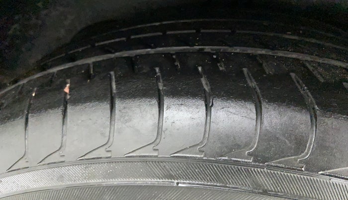 2015 Hyundai Creta 1.6 SX (O) CRDI, Diesel, Manual, 1,14,245 km, Left Rear Tyre Tread