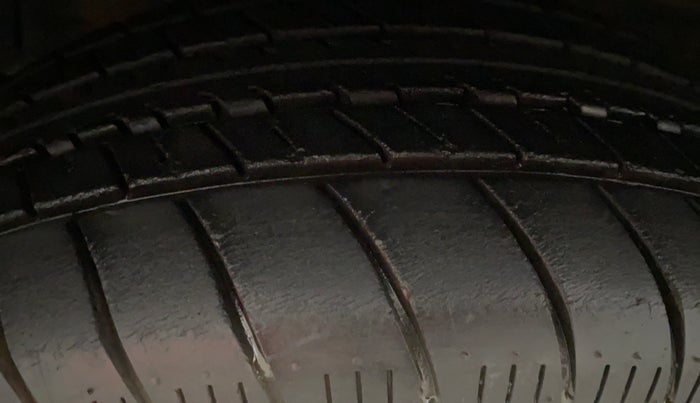 2012 Maruti Swift Dzire ZXI, Petrol, Manual, 64,966 km, Left Front Tyre Tread
