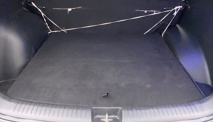 2015 Hyundai Creta SX 1.6 DIESEL, Diesel, Manual, 80,255 km, Boot Inside