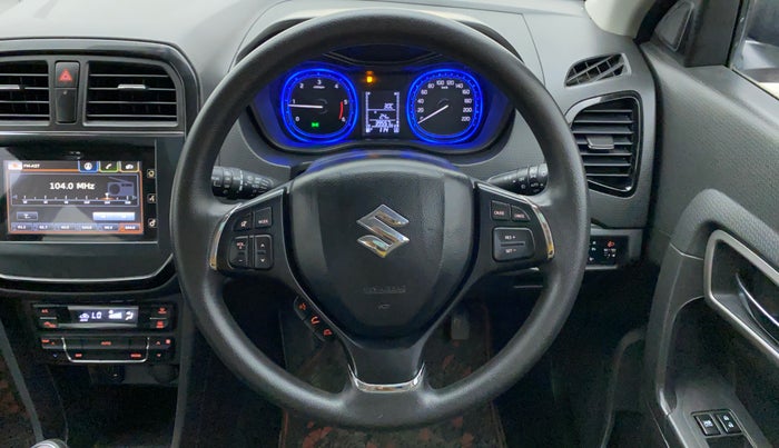 2016 Maruti Vitara Brezza ZDI PLUS DUAL TONE, Diesel, Manual, 39,842 km, Steering Wheel Close Up