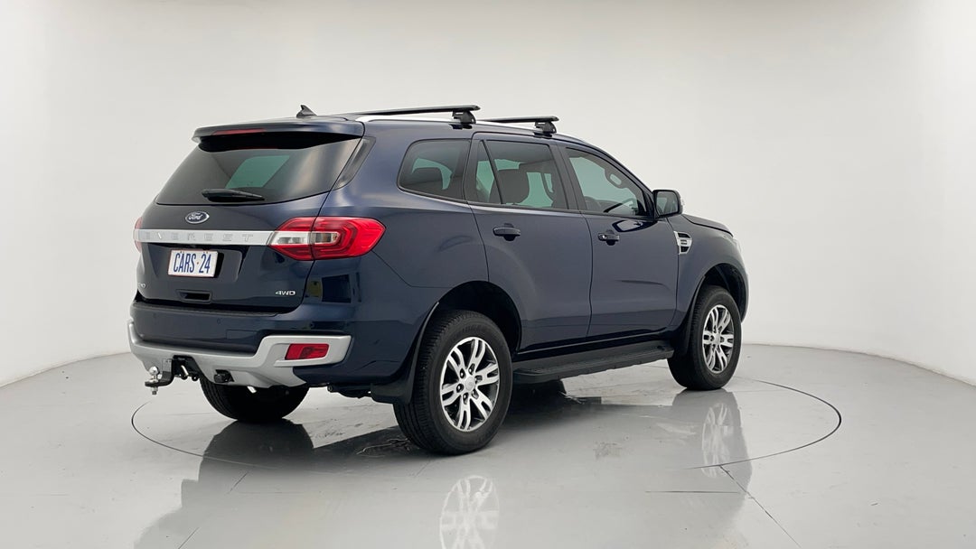 Right Back Diagonal (45- Degree) View