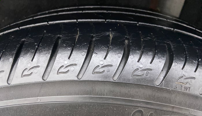 2019 Maruti Vitara Brezza ZDI PLUS DUAL TONE, Diesel, Manual, 41,091 km, Left Rear Tyre Tread