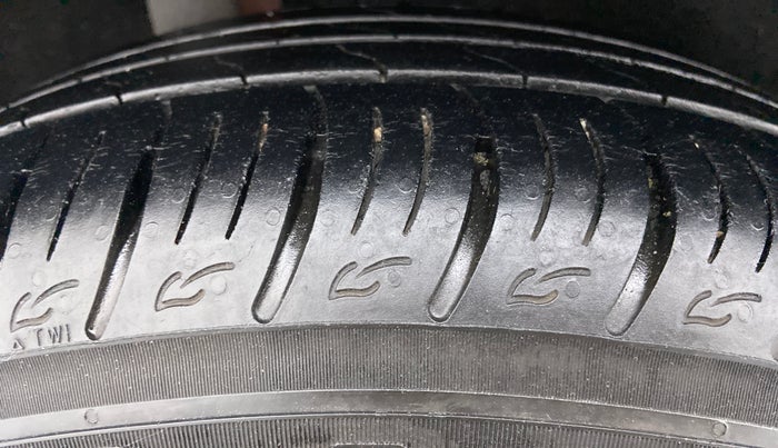 2019 Maruti Vitara Brezza ZDI PLUS DUAL TONE, Diesel, Manual, 41,091 km, Right Rear Tyre Tread