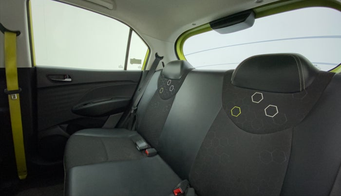 2019 Hyundai NEW SANTRO 1.1 MAGNA MT, Petrol, Manual, 21,383 km, Right Side Rear Door Cabin