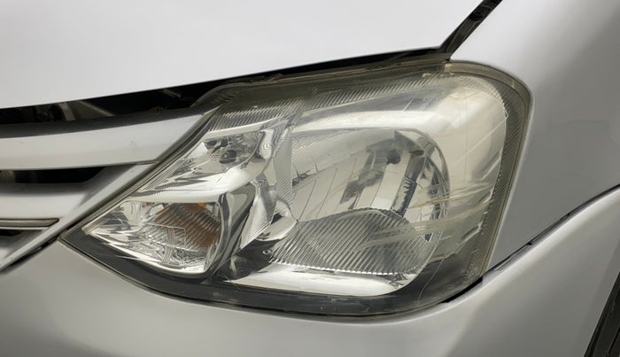 2014 Toyota Etios Liva G, CNG, Manual, 79,418 km, Left headlight - Minor scratches
