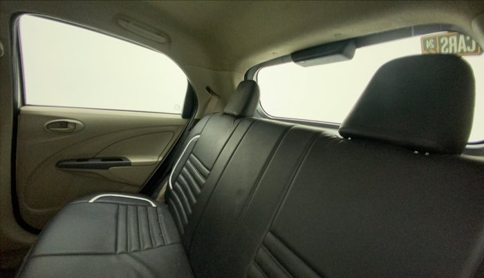 2014 Toyota Etios Liva G, CNG, Manual, 79,418 km, Right Side Rear Door Cabin