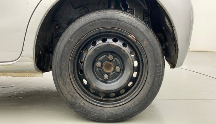2014 Toyota Etios Liva G, CNG, Manual, 79,418 km, Left Rear Wheel