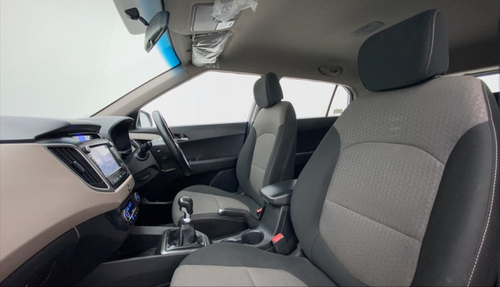 2016 Hyundai Creta 1.6 SX PLUS VTVT, Petrol, Manual, 53,946 km, Right Side Front Door Cabin View