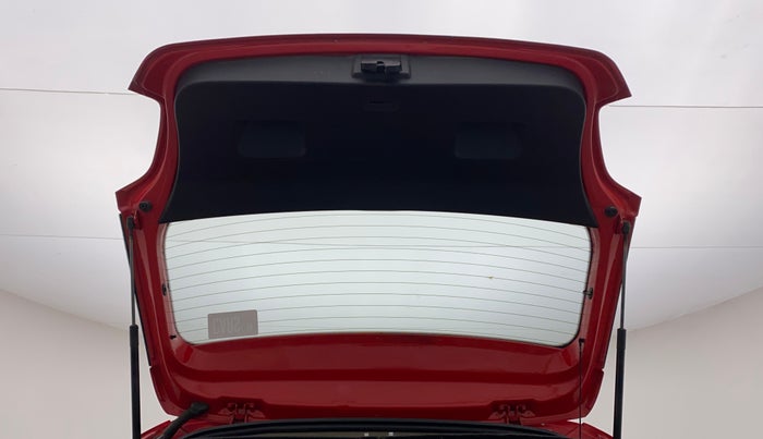 2015 Volkswagen Polo HIGHLINE1.5L, Diesel, Manual, 1,23,224 km, Boot Door Open