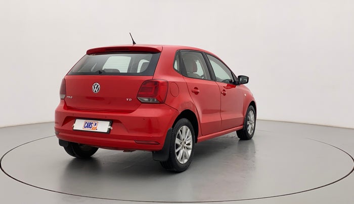 2015 Volkswagen Polo HIGHLINE1.5L, Diesel, Manual, 1,23,224 km, Right Back Diagonal
