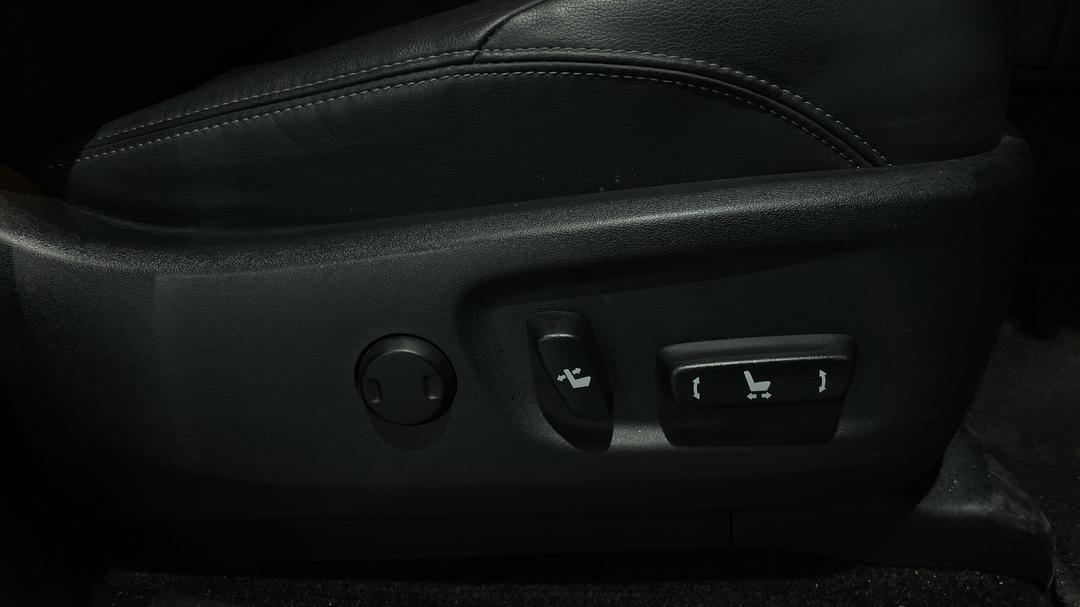 2022 Toyota Landcruiser Prado Vx, Automatic, 73714 km, Drivers Side Adjustment Panel