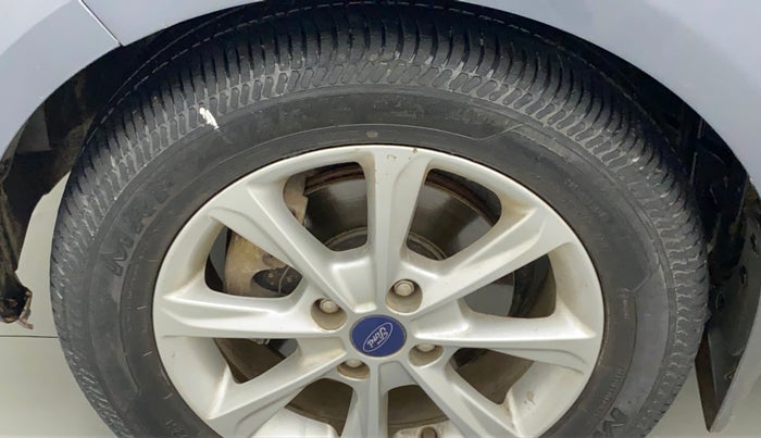 2018 Ford Ecosport 1.5TITANIUM TDCI, Diesel, Manual, 93,671 km, Left front tyre - Minor crack