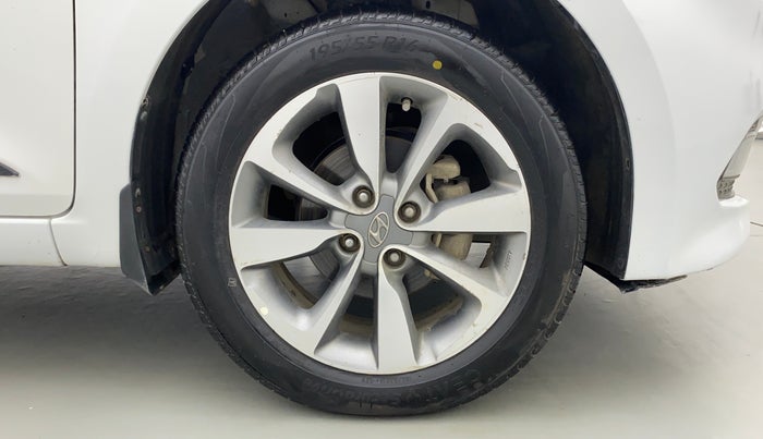 2016 Hyundai Elite i20 1.4 CRDI ASTA (O), Diesel, Manual, 1,53,107 km, Right Front Tyre
