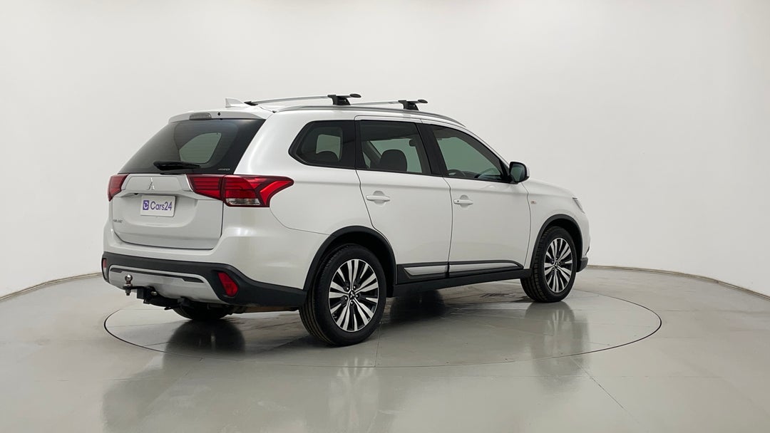 Right Back Diagonal (45- Degree) View