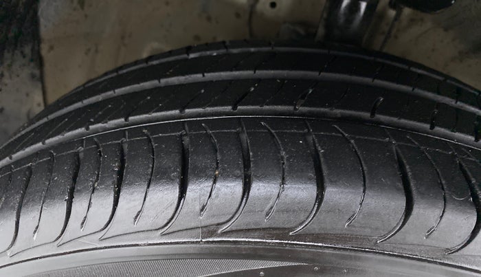 2020 KIA SELTOS HTK PLUS 1.5 DIESEL, Diesel, Manual, 21,905 km, Right Front Tyre Tread