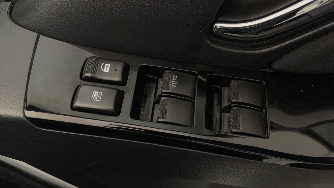 2017 Isuzu MU-X Ls-u (4x4), Automatic, 97294 km, Drivers Side Door Panel Controls